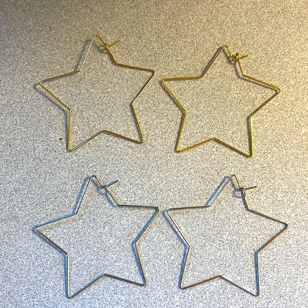 🌻3 for $25 Hoop Earrings shaped like a Star
